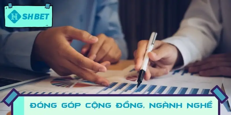 Đóng góp vào cộng đồng và ngành nghề